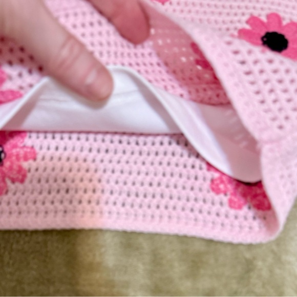 Tullabee 2t crocheted sweater light pink with dark pink flowers NWT - Picture 4 of 4